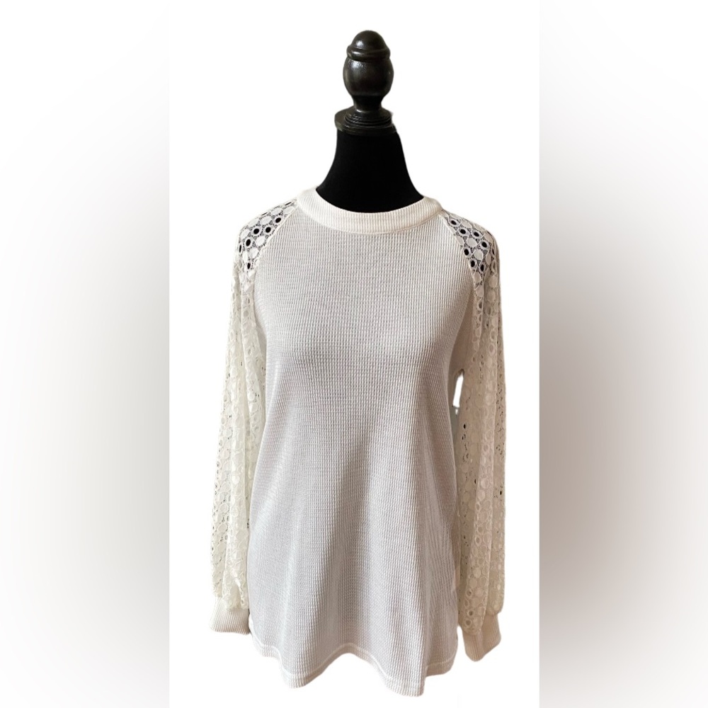 Miholl: White Long Sleeve Shirt with Lace Embroidered Sleeves